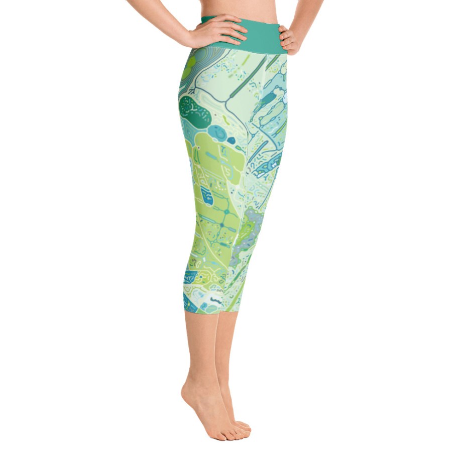 all-over-print-yoga-capri-leggings-white-right-61f55b1c579f3.jpg