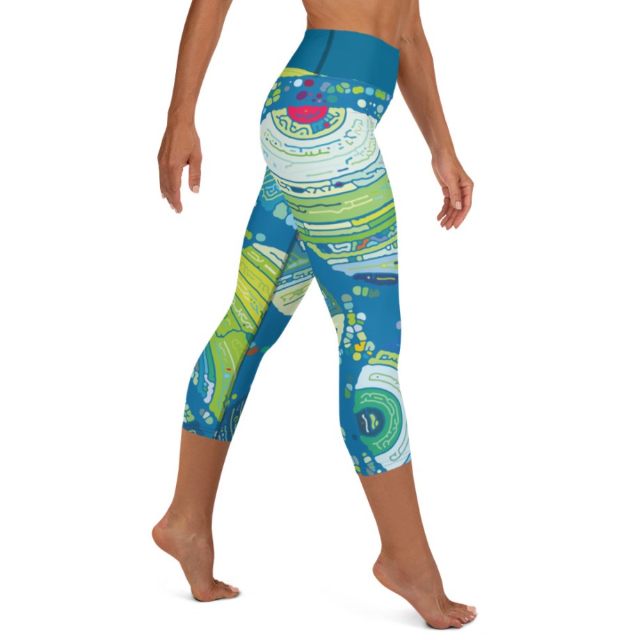 all-over-print-yoga-capri-leggings-white-right-61fe7db256489.jpg